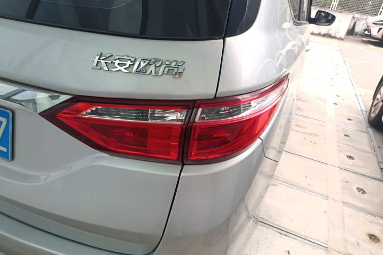 Used CHANGAN KAICHENG Oushang A600 2016 1.5L Manual Elite 7-Seater Exterior 3