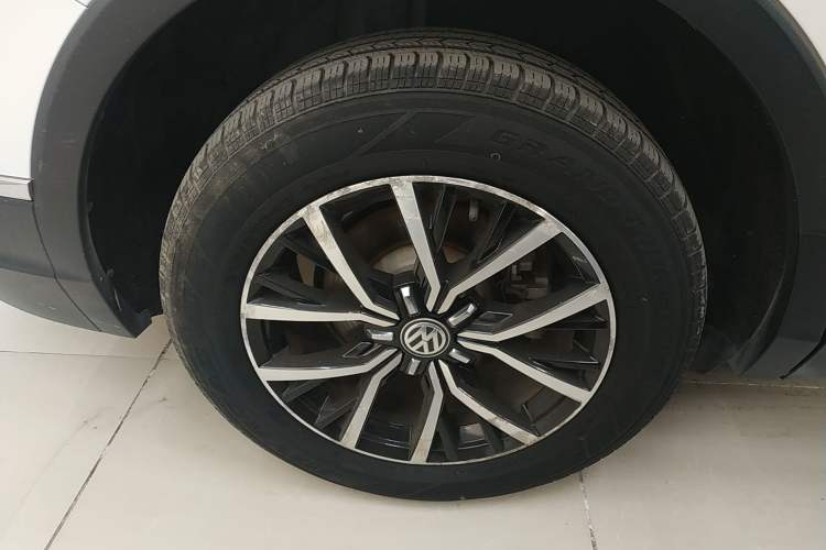 Used Volkswagen Tiguan L 2018 330TSI Automatic Two-Wheel Drive Luxury Edition
