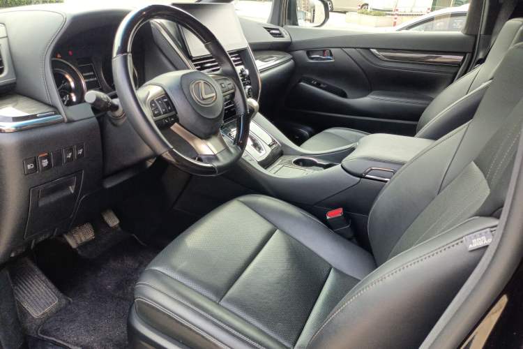 Used Lexus LM 2020 300h Four-Seat Grand Edition
