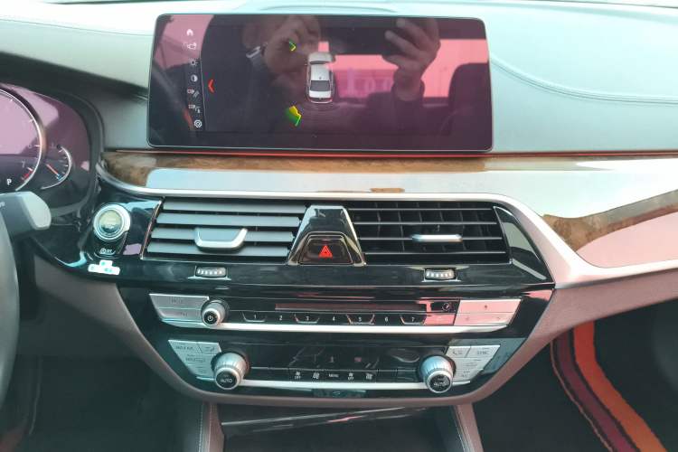 Used BMW 5 Series 2018 525Li Luxury Package