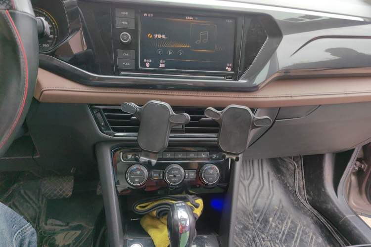 Used Volkswagen Tharu 2019 280TSI Two-Wheel Drive Comfort Edition China VI Standard Audio And AC Panel