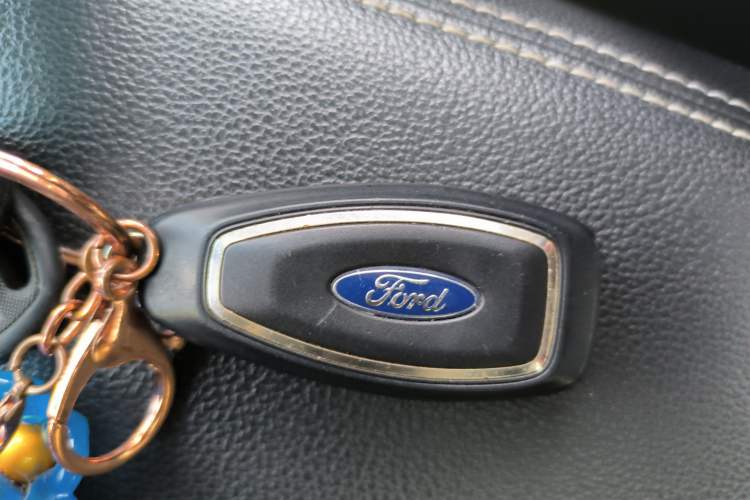 Used Ford Kuga 2019 EcoBoost 180 Two-Wheel-Drive Titanium Plus Model China V Standard