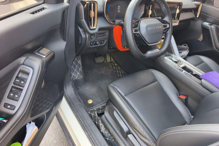 Used Wuling Xingyun 2023 2.0L DHT Standard Edition