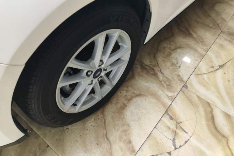 Used Ford Focus 2018 Hatchback Classic 1.6L Automatic Trendy SmartDrive Edition