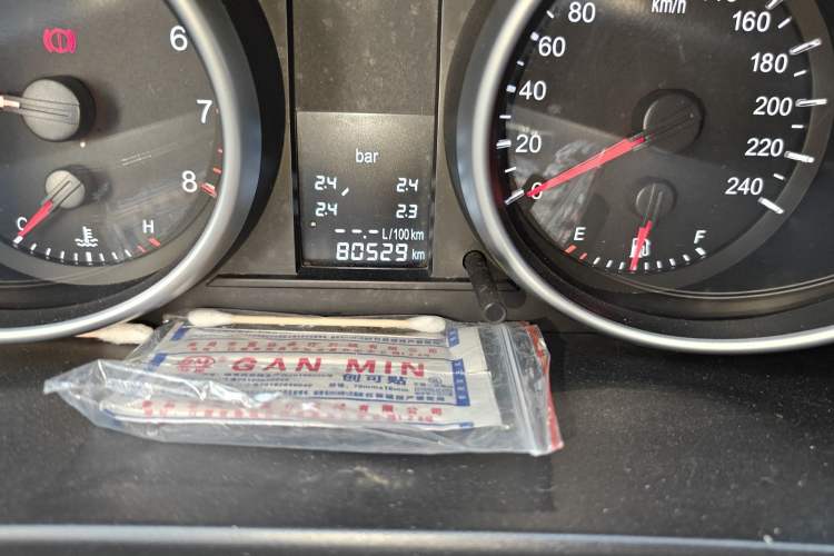 Used Haval H6 2012 1.5T Manual Two-Wheel Drive Elite Model Odometer Close Up