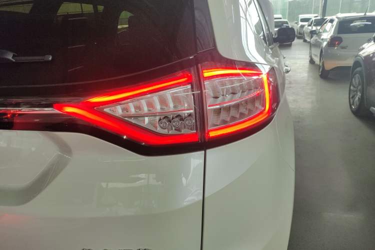 Used Ford Edge 2015 2.0T GTDi 4x4 High-Grade Model
