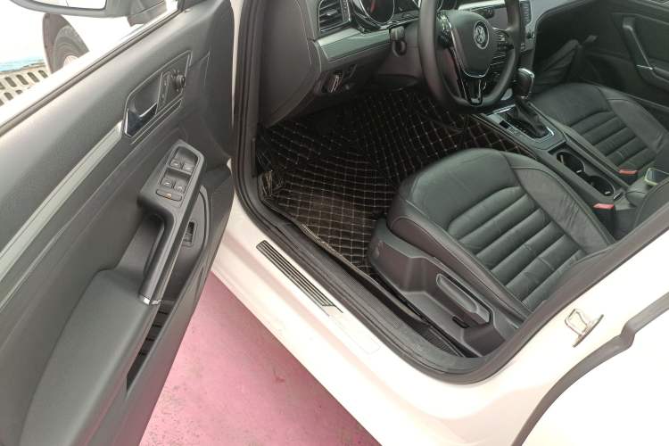 Used Volkswagen Lamando 2018 280TSI DSG Comfort Edition
