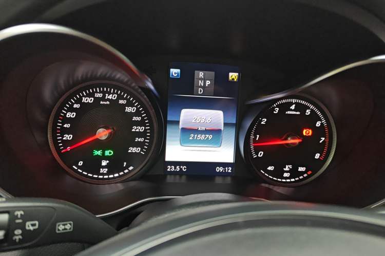 Used Mercedes-Benz GLC 2016 GLC 300 4MATIC Luxury Model
