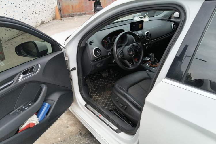 Used Audi A3 2020 Limousine 35 TFSI Fashion Edition China VI Emission Standard Driver Seat
