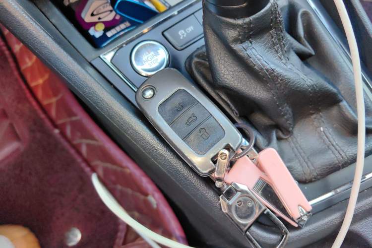 Used Volkswagen Lavida 2017 1.6L Automatic Comfort Edition
