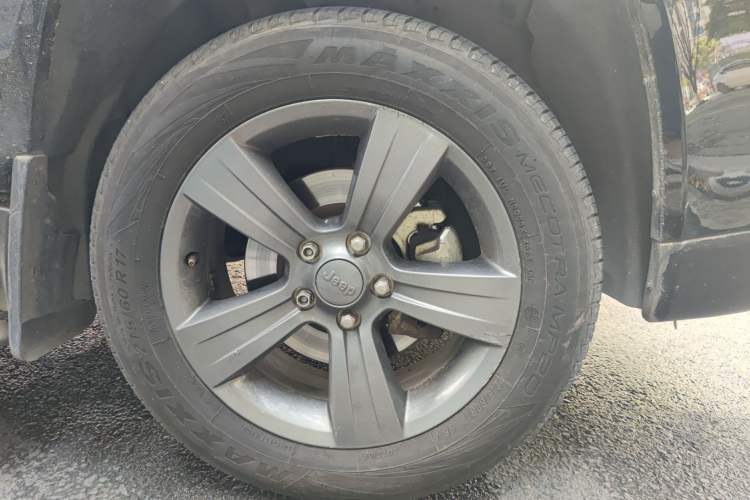 Used Jeep Compass 2014 Revised Version 2.4L Four-Wheel Drive Comfort Edition Right Front Wheel Hub