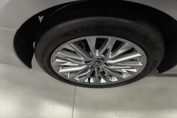 Used Toyota Avalon 2024 Dual-Motor 2.0L Luxury Edition
