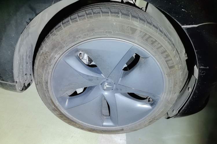 Used Tesla Model 3 2020 Refreshed Version Long-Range Rear-Wheel Drive Right Front Wheel Hub