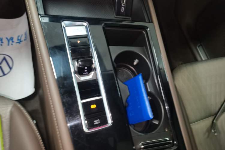 Used Volkswagen Viloran 2024 330TSI Business Edition Gear Lever