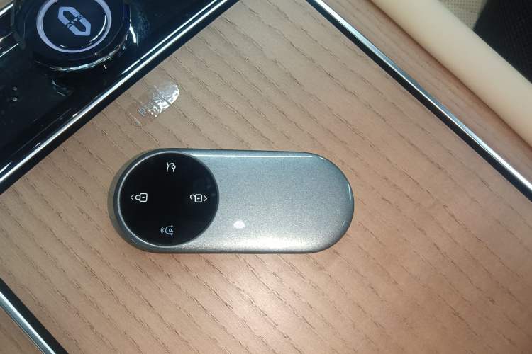 Used Hima AITO M9 2024 Range-Extended Max Edition 42 kWh 6-Seater Version Vehicle Key