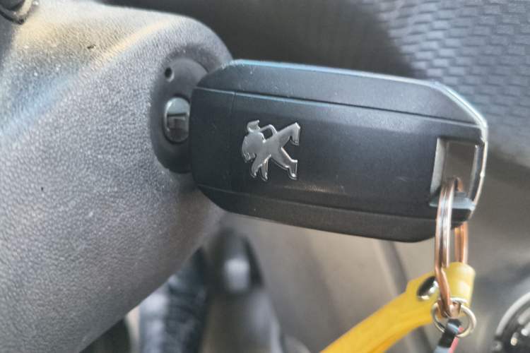 Used Peugeot 2008 2014 1.6L Manual Trend Edition Vehicle Key