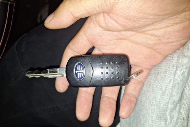 Used FAW Senya S80 2014 1.5L Manual 7-Seater Sporty Urban C-Grade Model
