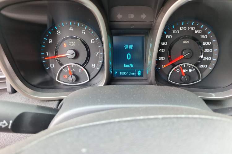 Used Chevrolet Malibu 2014 2.0L Automatic Luxury Edition Odometer Close Up