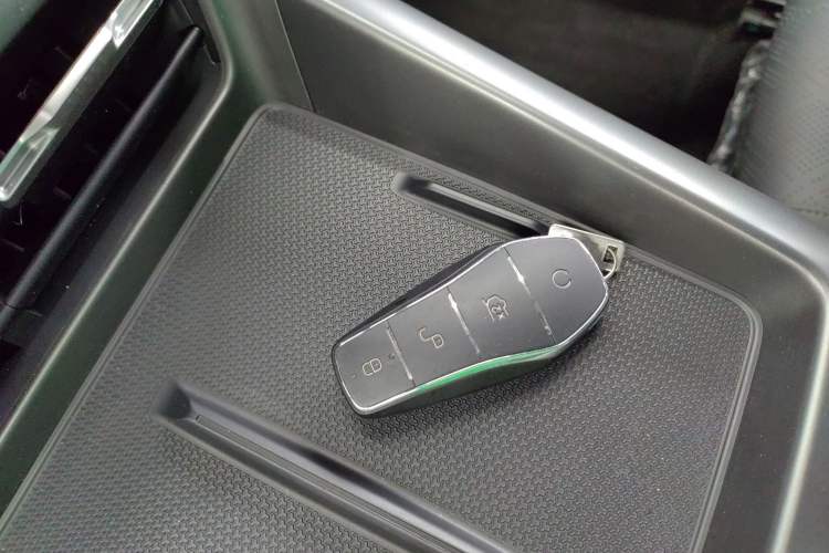 Used BYD Qin PLUS 2025 DM-i Smart Drive 55KM Leading Model
