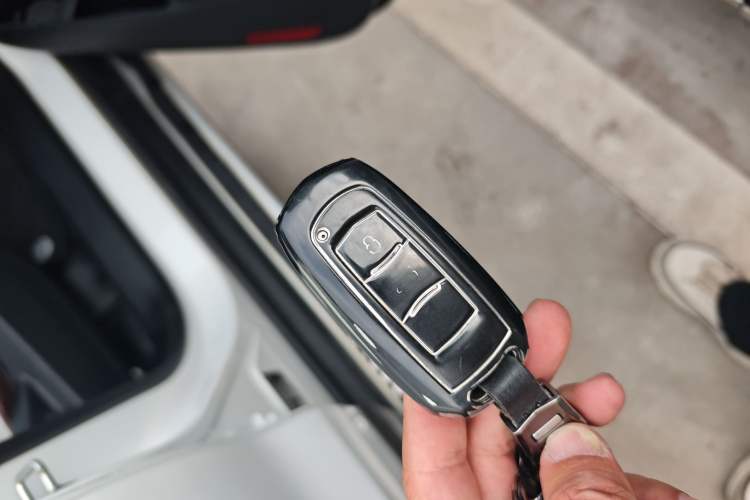 Used Geely Auto Emgrand X7 Sport 2022 1.8TD DCT Zhiya Trim Vehicle Key