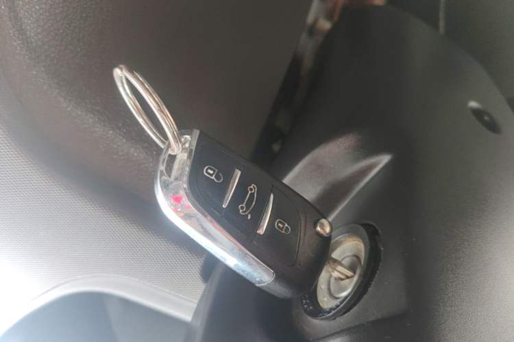 Used Wuling Rongguang 2020 1.2L S Base Model China VI Interior 1