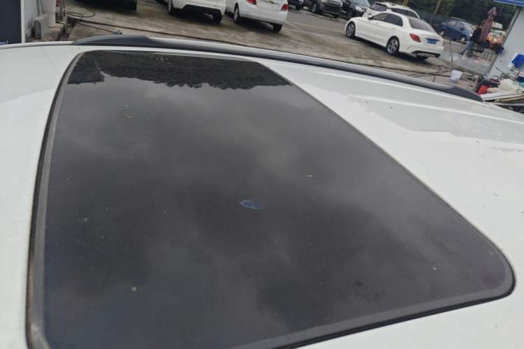 Used Buick Encore 2015 1.4T Automatic Two-Wheel Drive Urban Elite Version Roof