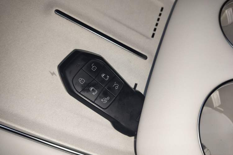 Used XPeng X9 2025 650 Long-Range Max