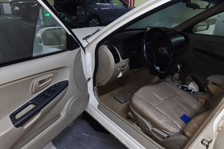 Used Soueast V3 Lingyue 2012 1.5L Manual Comfort Edition Driver Seat