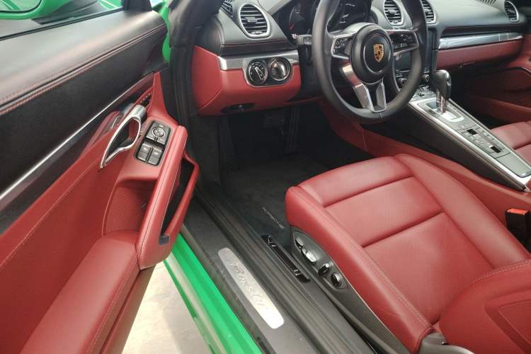 Used Porsche 718 2022 Boxster 2.0T
