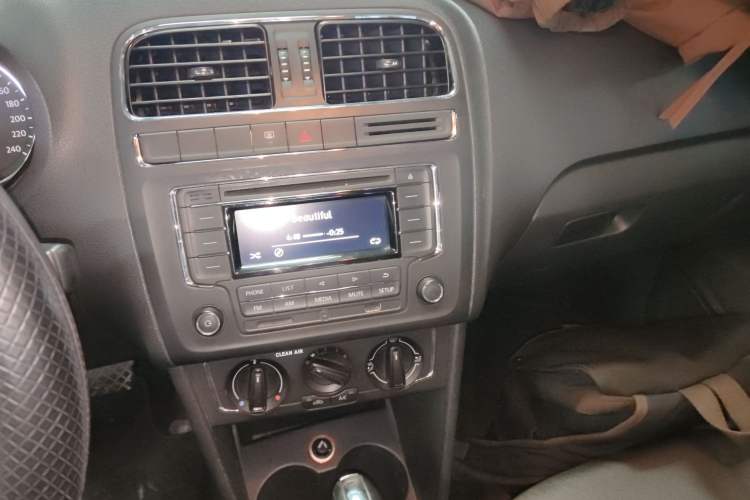 Used Volkswagen Polo 2016 1.6L Automatic Comfort Model