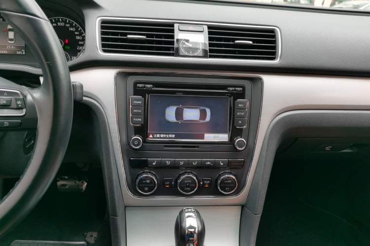 Used Volkswagen Passat 2014 1.8TSI DSG Prestige Navigation Edition
