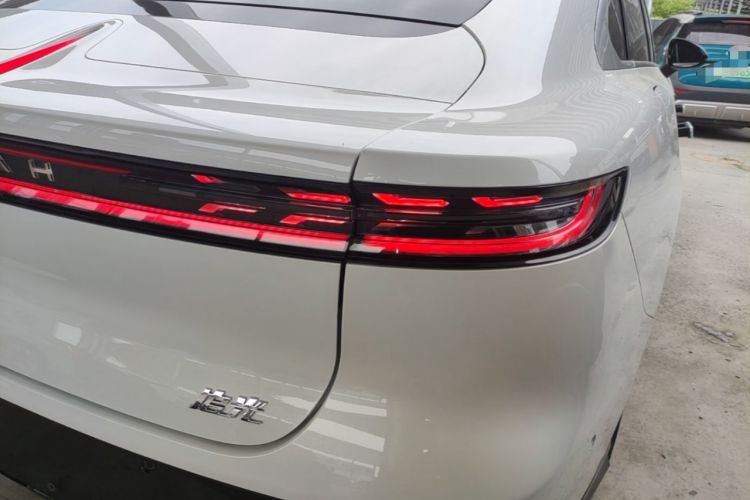 Used VOYAH PASSION 2024 PHEV Four-Wheel Drive Ultra-Long Range Executive Edition