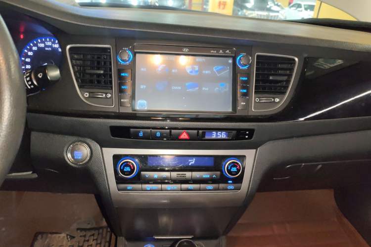 Used Hyundai Mistra 2014 1.8L Automatic Smart GLS Audio And AC Panel