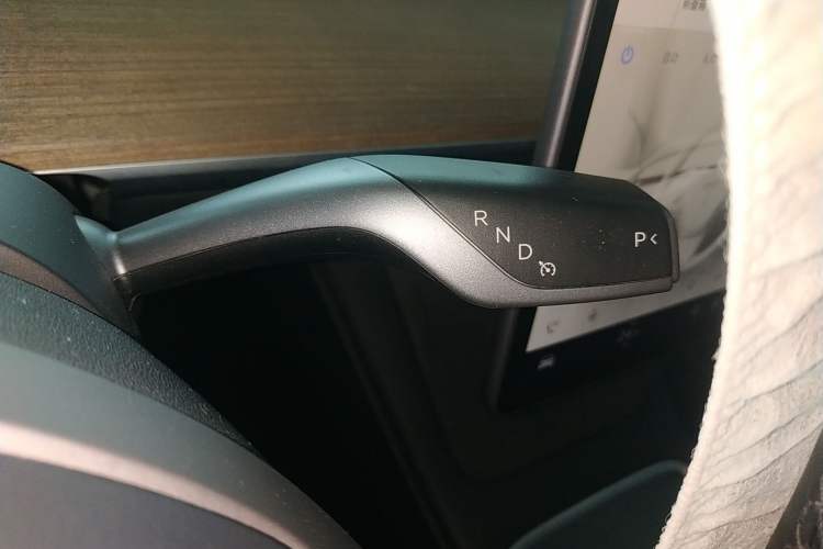 Used Tesla Model Y 2021 Standard Range Rear-Wheel Drive Version
