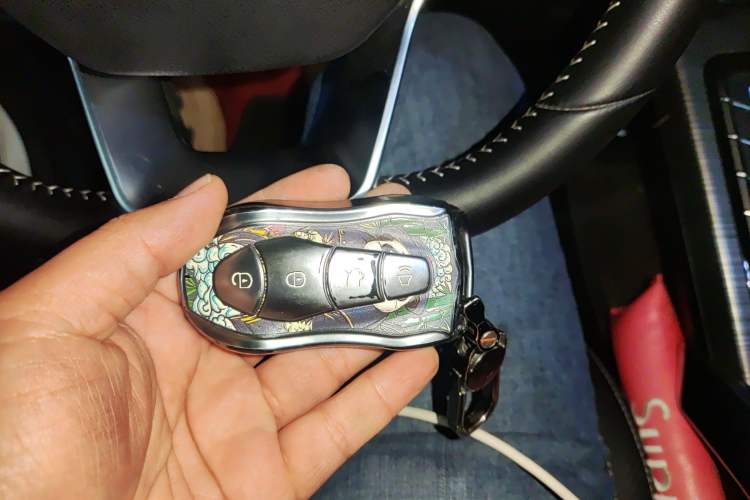 Used Geely Auto Emgrand X7 Sport 2020 1.5TD Automatic Smart Connect PRO Vehicle Key