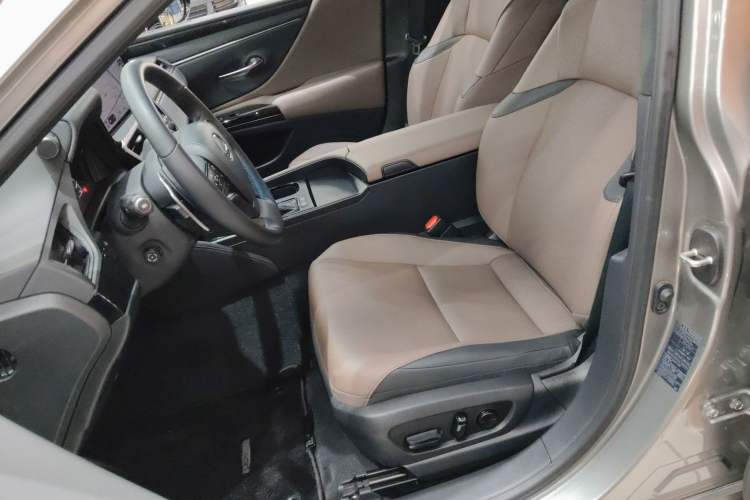Used Lexus ES 2023 200 Excellence Edition Left Front Seat