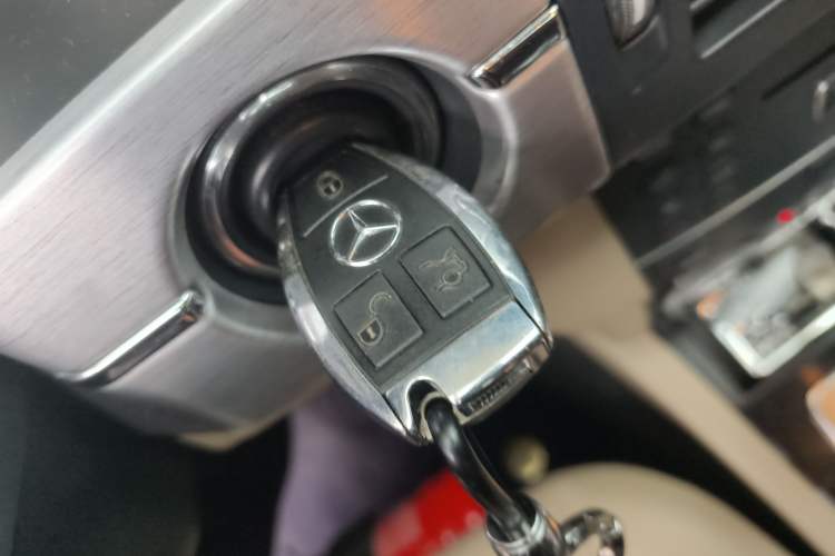 Used Mercedes-Benz GLK-Class 2012 GLK 300 4MATIC Fashion Model
