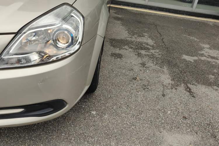 Used Buick Excelle 2015 1.5L Manual Classic Trim Left Front Headlight