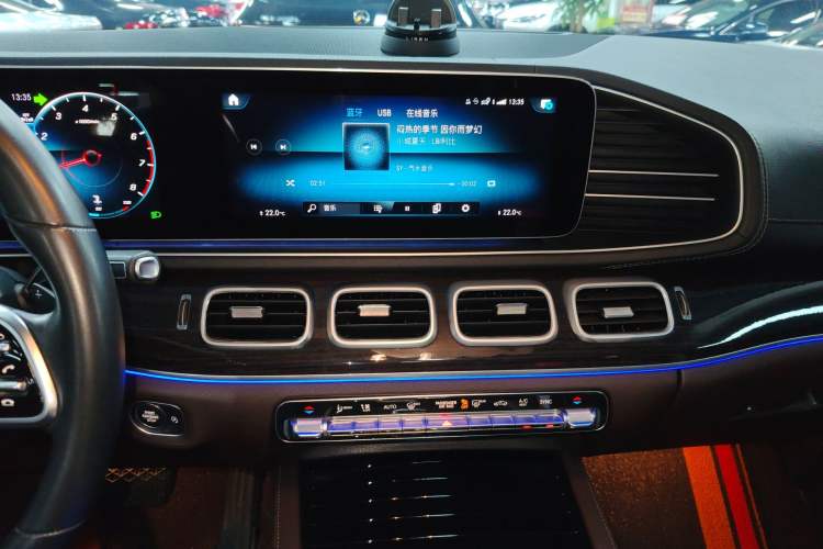 Used Mercedes-Benz GLE 2023 GLE 350 4MATIC Stylish Model Audio And AC Panel