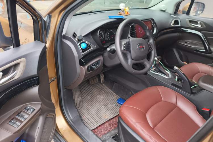 Used GAC Trumpchi GS4 2015 200T G-DCT Elite Edition Driver Seat