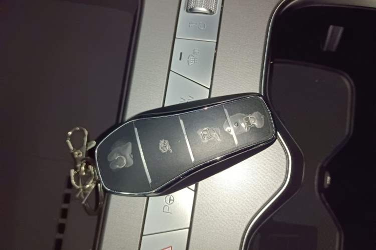 Used BYD Tang New Energy 2025 Model Smart Drive Version DM-i 175KM Prestige Version Vehicle Key