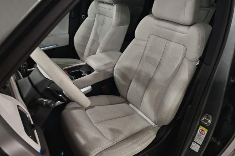 Used Formula Leopard Titanium 3 2025 501KM All-Wheel Drive Intelligent Driving Ultra Version
