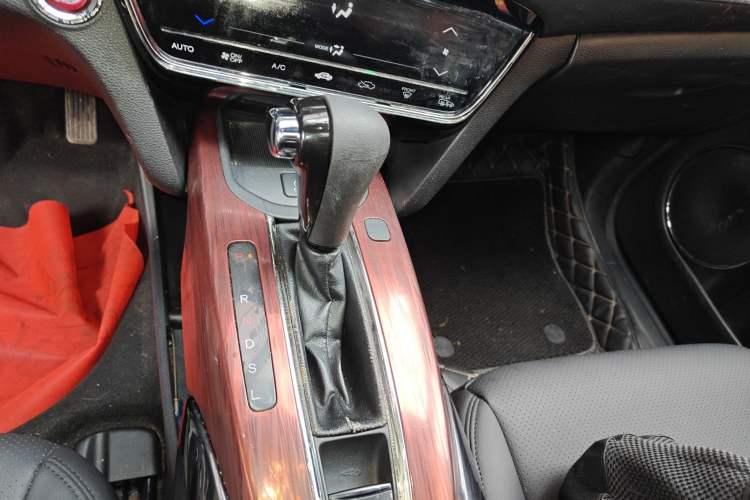 Used Honda XR-V 2015 1.8L VTi CVT Luxury Edition
