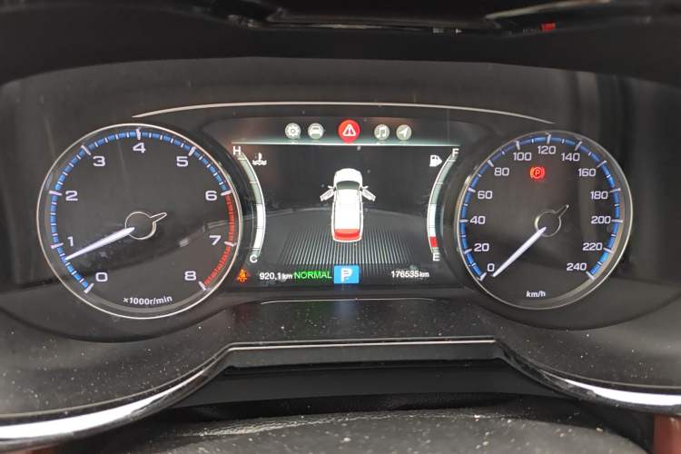 Used GAC Trumpchi GS8 2017 320T Two-Wheel Drive Luxury Smart Connectivity Version (7 Seats)