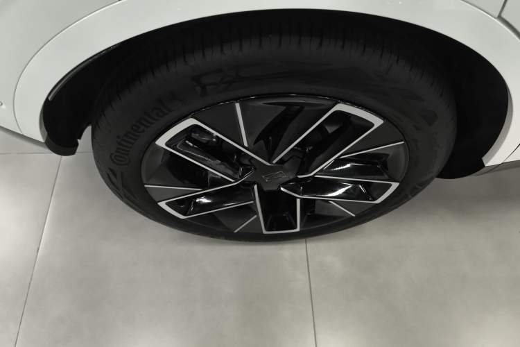 Used Avatr 11 2025 Year Updated Max Extended-Range Version