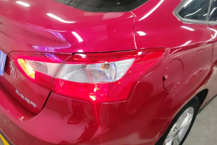 Used Ford Focus 2012 Sedan 1.6L Automatic Fashion Edition Exterior 3