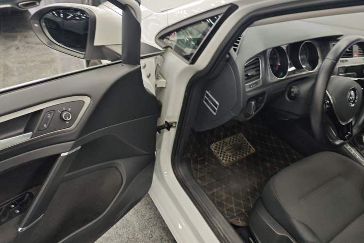 Used Volkswagen Golf 2016 1.6L Automatic Comfort Model