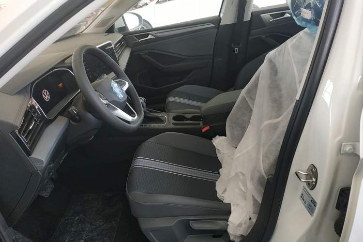 Used Volkswagen Sagitar 2025 300TSI DSG Flyover Edition
