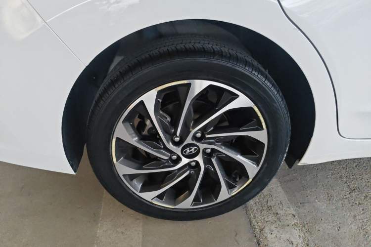 Used Hyundai Elantra (6th Generation / Lingdong) 2020 1.5L CVT Smart & Stylish – Elite Version Right Rear Wheel Hub