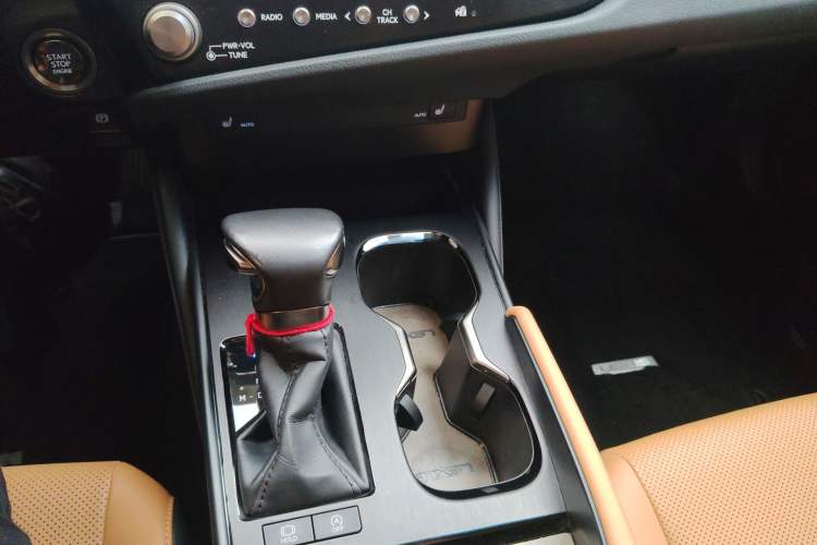 Used Lexus ES 2022 200 Excellence Edition Gear Lever